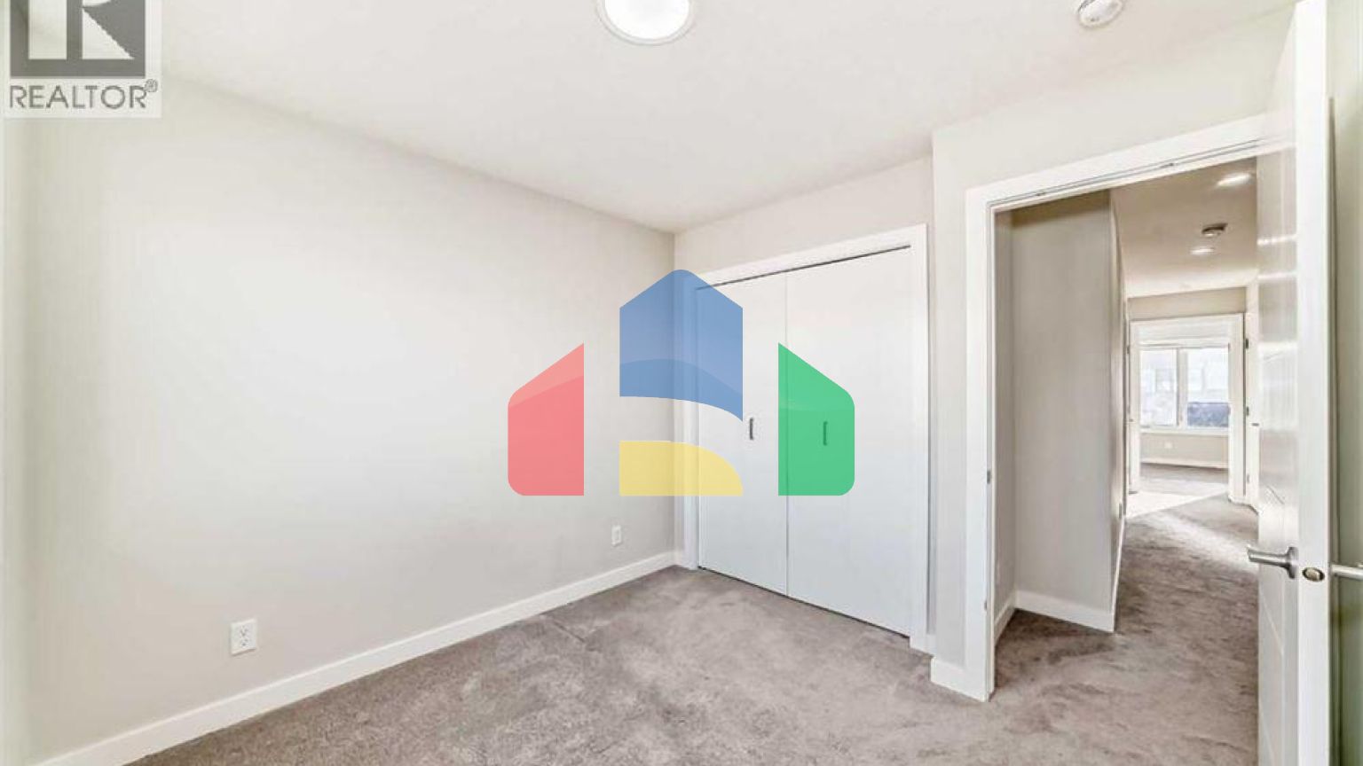 Residential - Single Family Home - Calgary, Canada - Canada