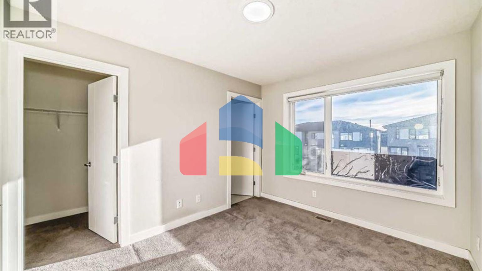 Residential - Single Family Home - Calgary, Canada - Canada