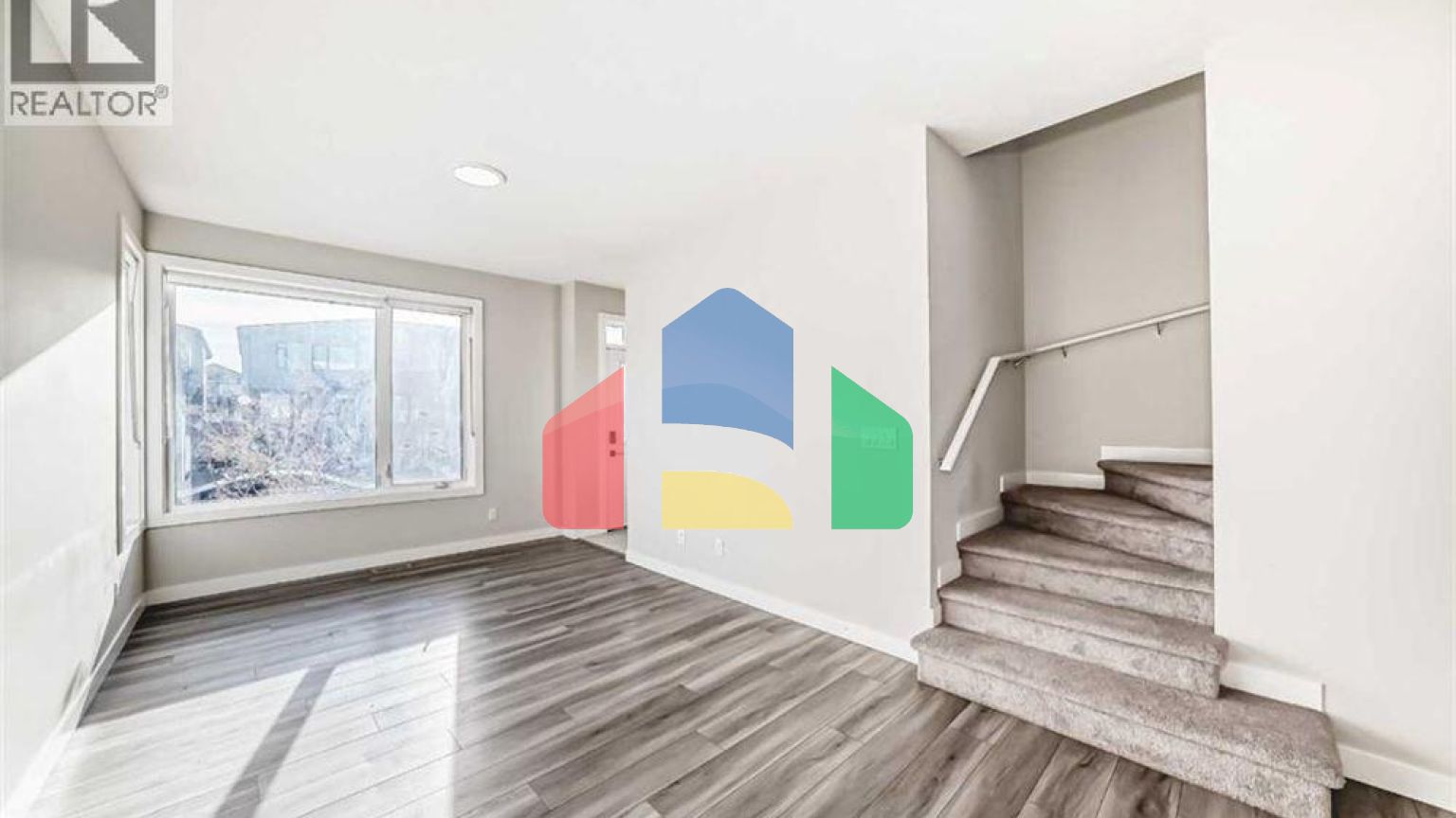 Residential - Single Family Home - Calgary, Canada - Canada