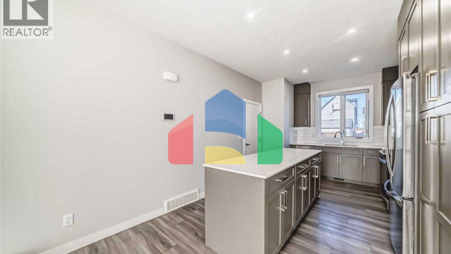 Residential - Single Family Home - Calgary, Canada - Canada