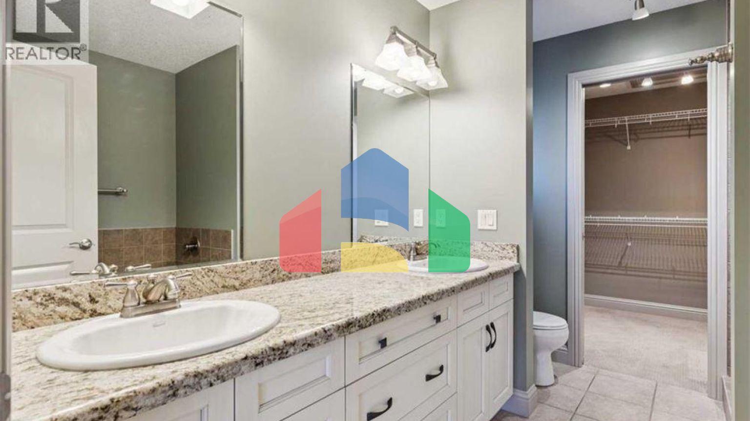 Residential - Single Family Home - Calgary, Canada - Canada