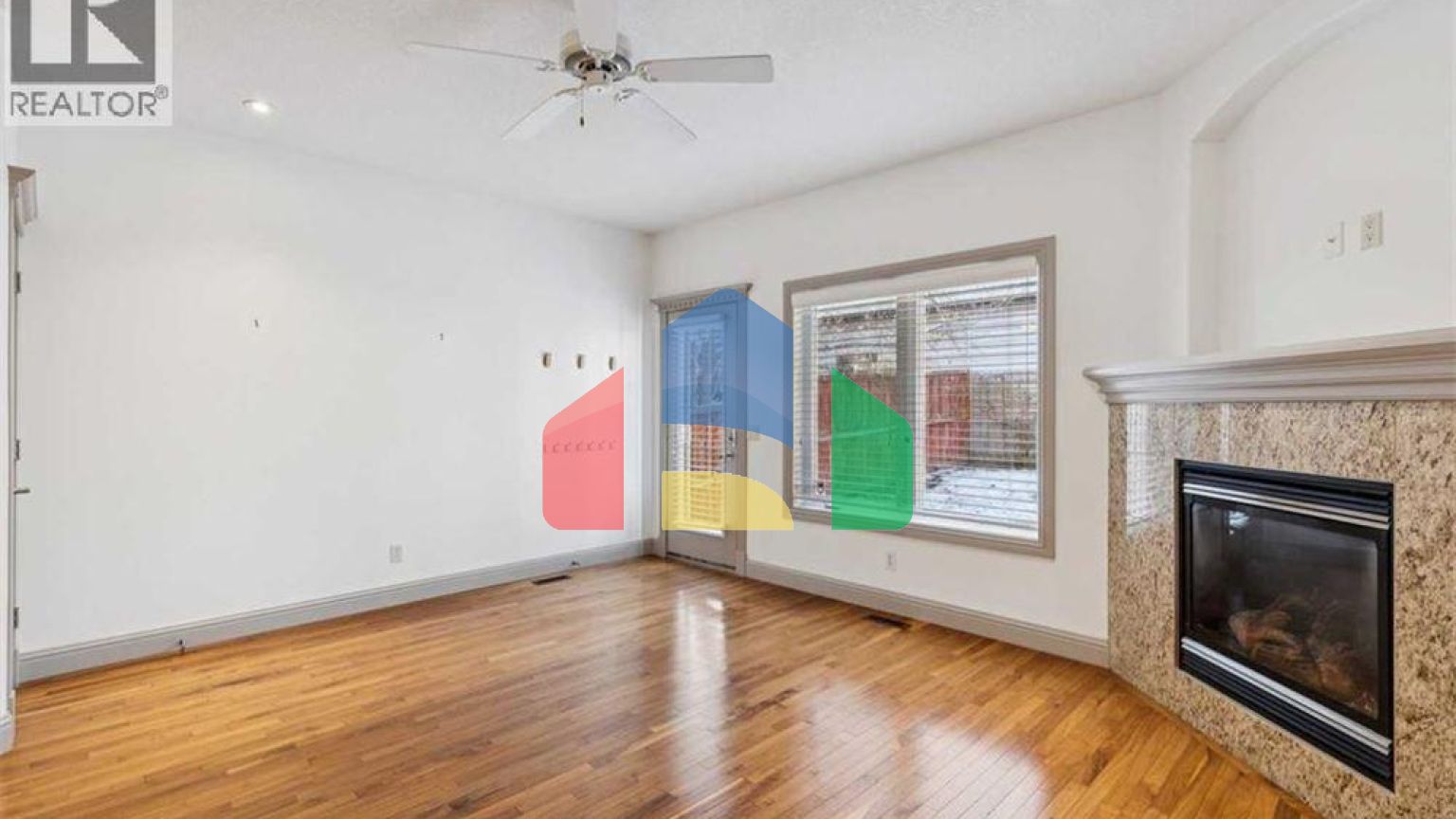 Residential - Single Family Home - Calgary, Canada - Canada