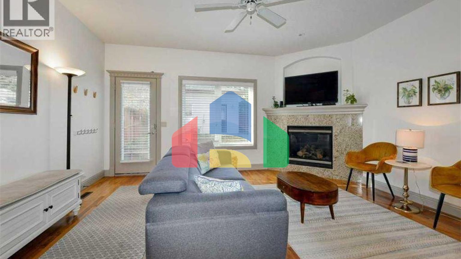 Residential - Single Family Home - Calgary, Canada - Canada