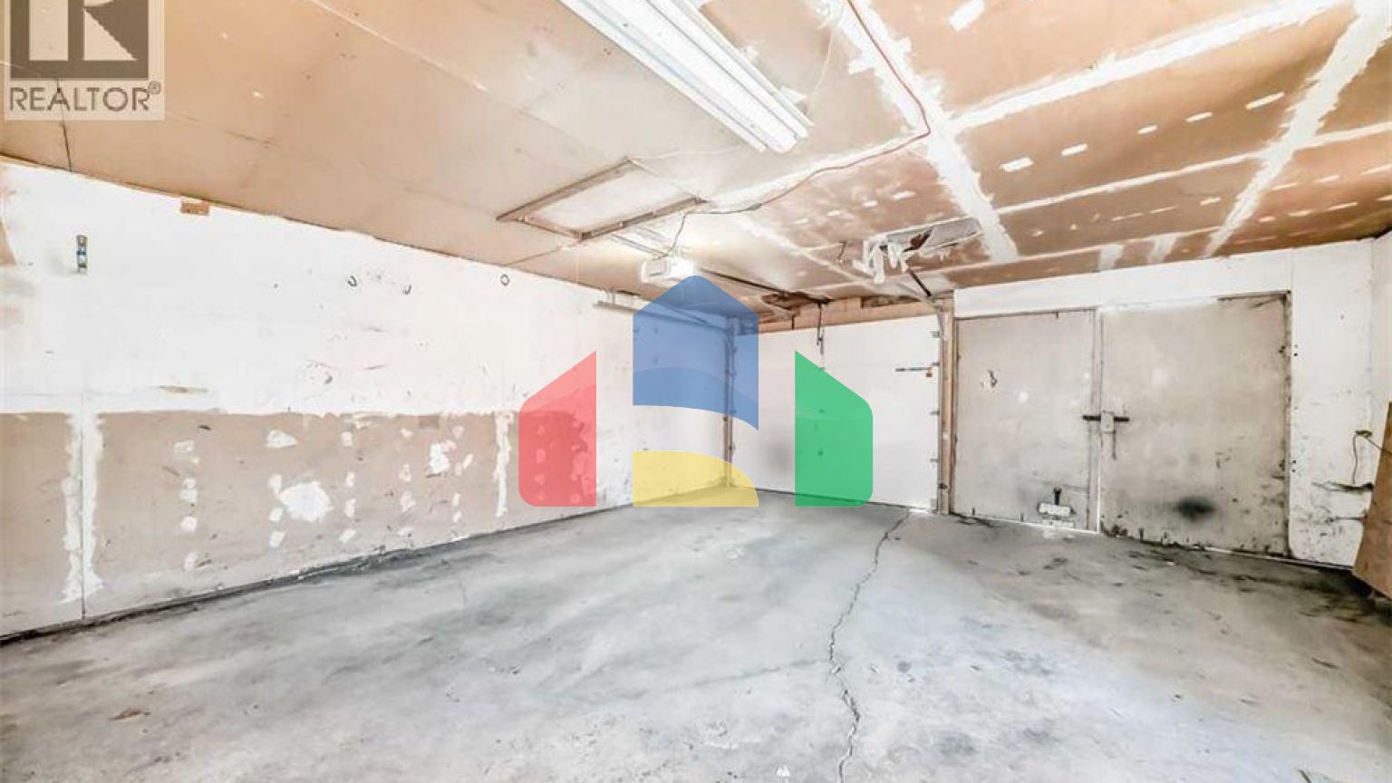 Residential - Single Family Home - Calgary, Canada - Canada