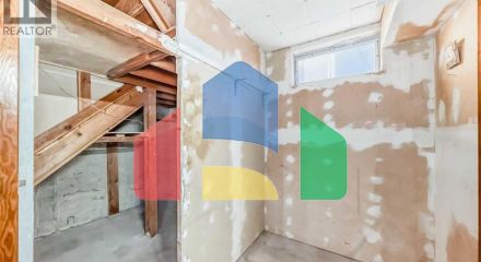 Residential - Single Family Home - Calgary, Canada - Canada