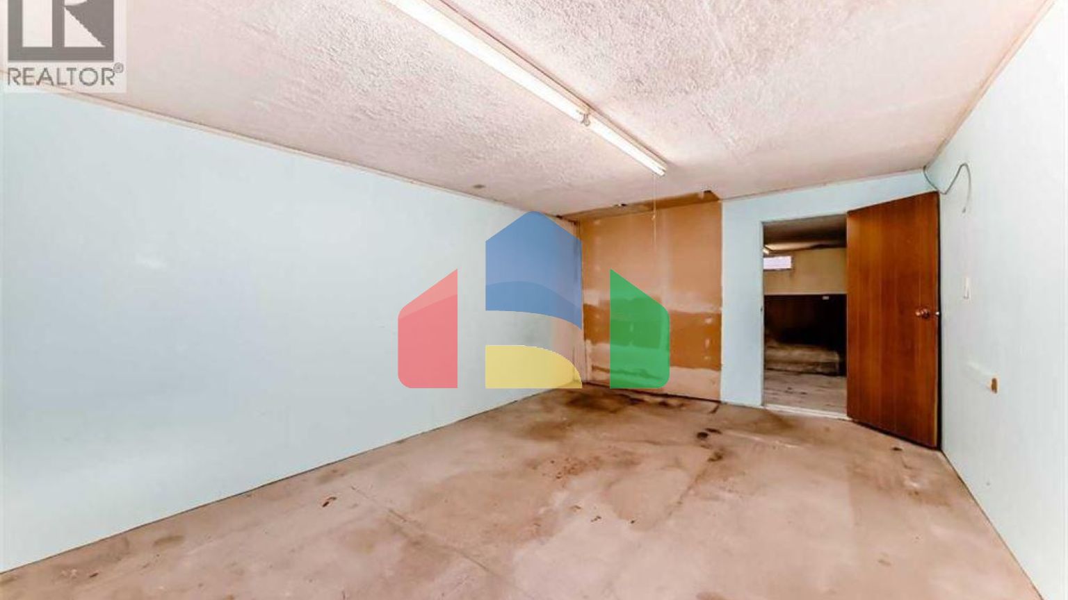 Residential - Single Family Home - Calgary, Canada - Canada