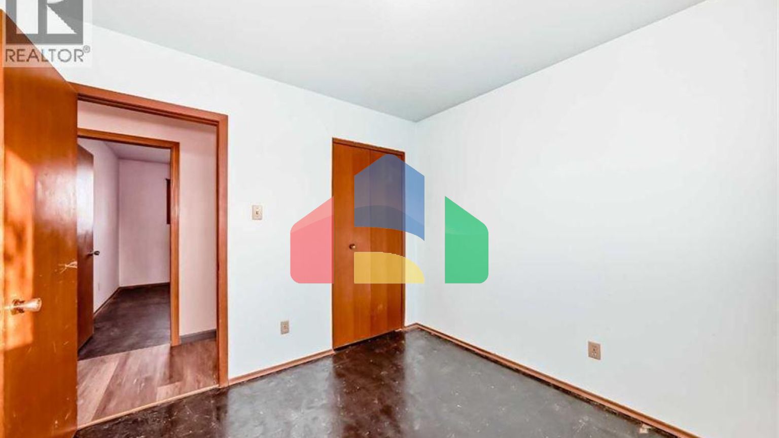 Residential - Single Family Home - Calgary, Canada - Canada