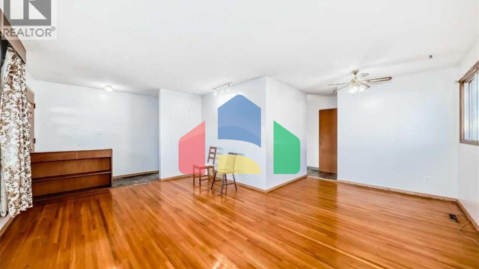 Residential - Single Family Home - Calgary, Canada - Canada