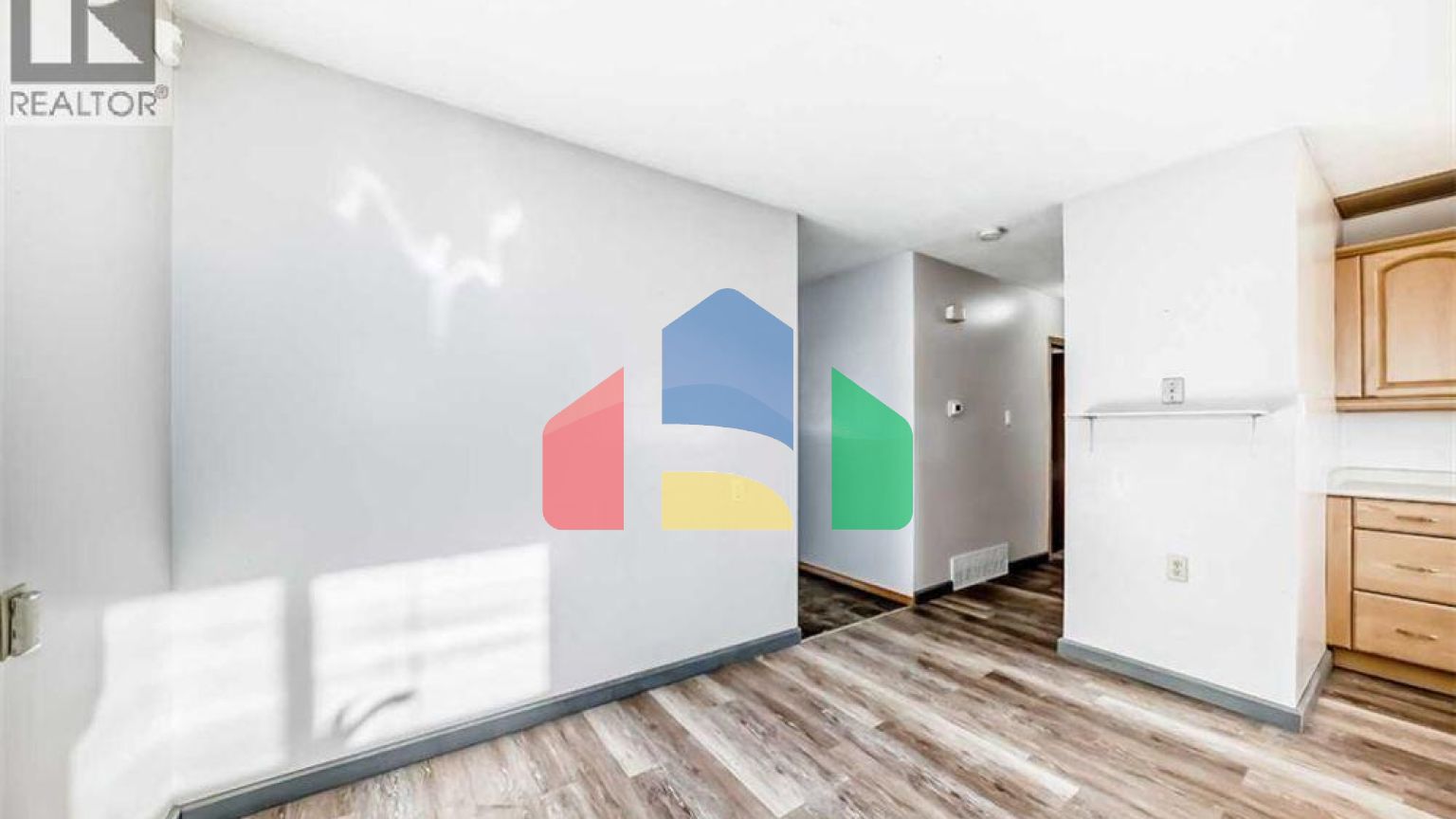 Residential - Single Family Home - Calgary, Canada - Canada