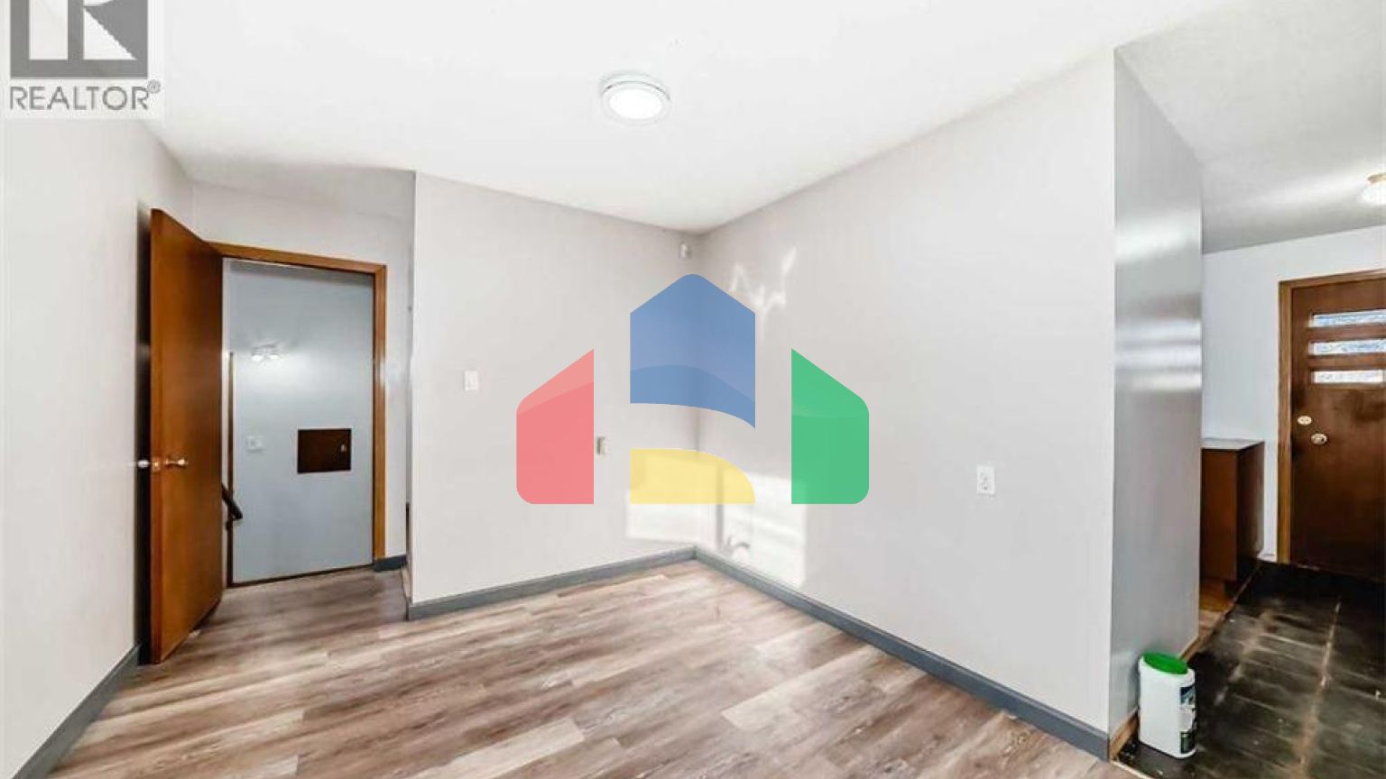 Residential - Single Family Home - Calgary, Canada - Canada