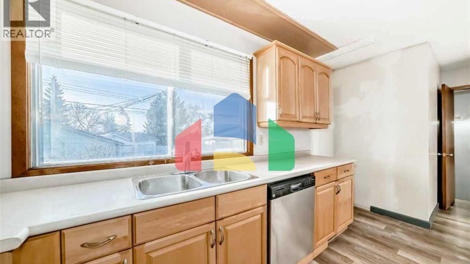 Residential - Single Family Home - Calgary, Canada - Canada