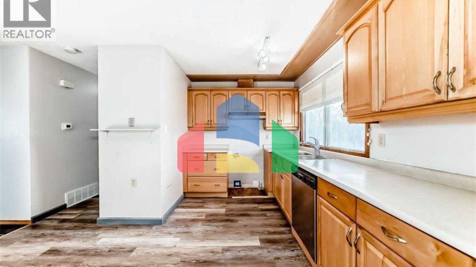 Residential - Single Family Home - Calgary, Canada - Canada