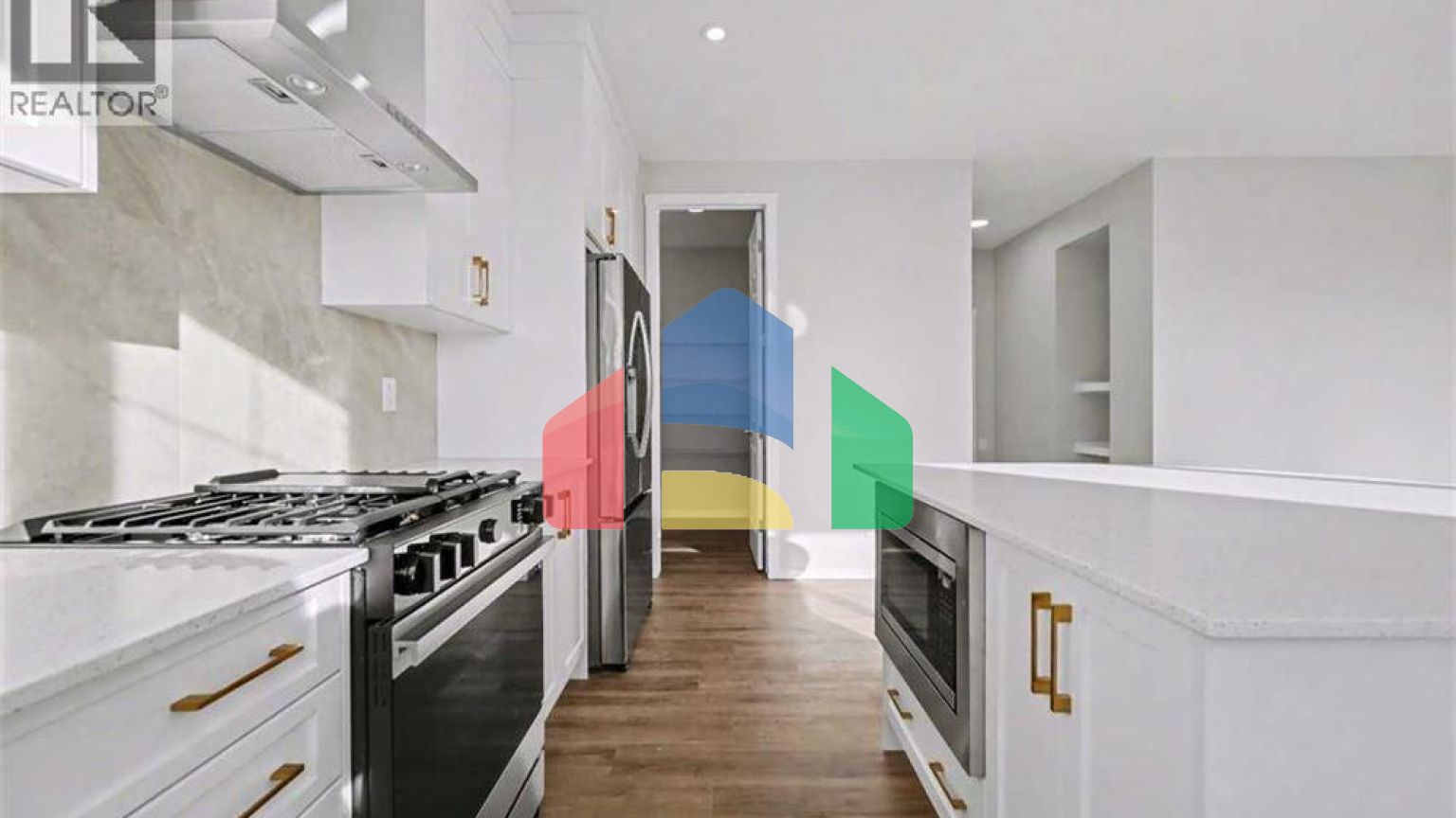 Residential - Single Family Home - Calgary, Canada - Canada