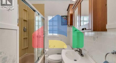 Residential - Single Family Home - Calgary, Canada - Canada