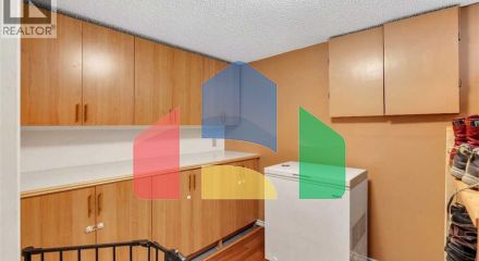 Residential - Single Family Home - Calgary, Canada - Canada