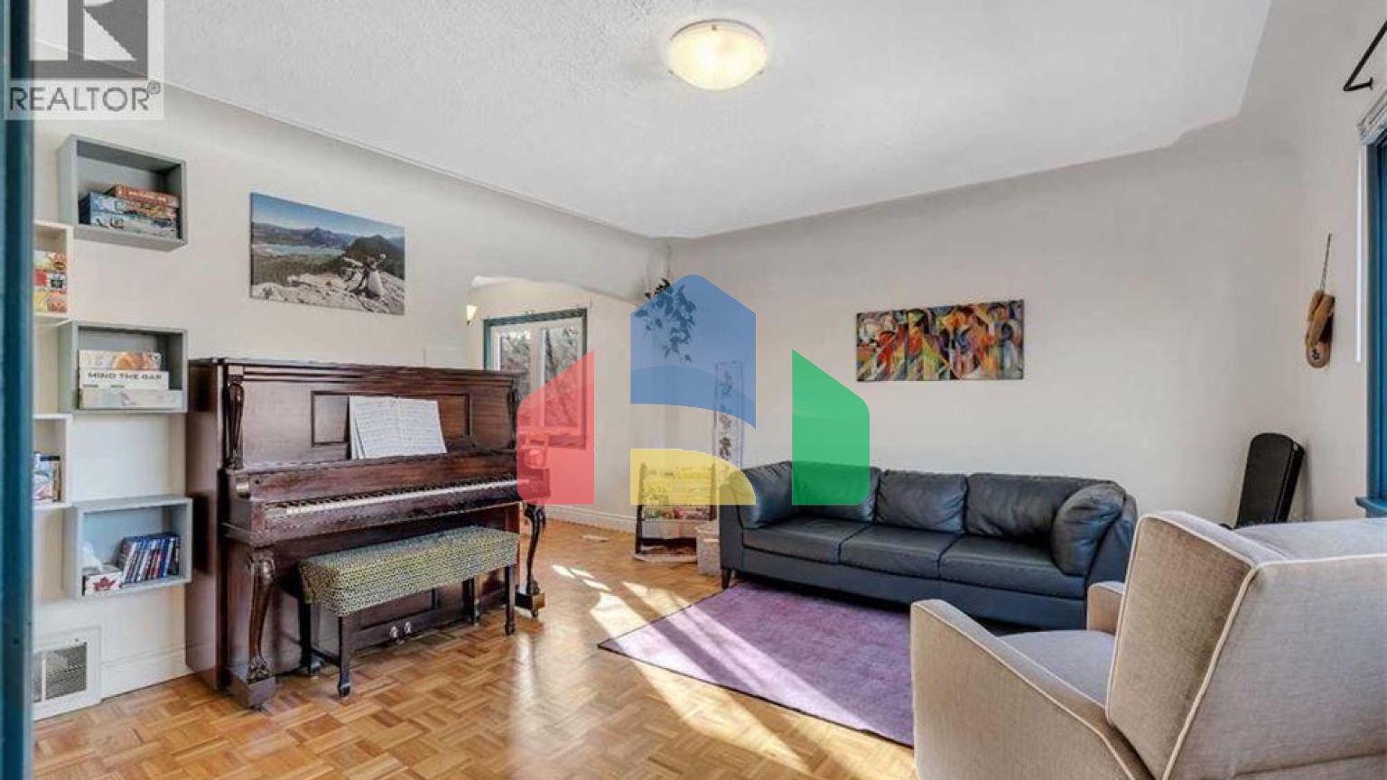 Residential - Single Family Home - Calgary, Canada - Canada