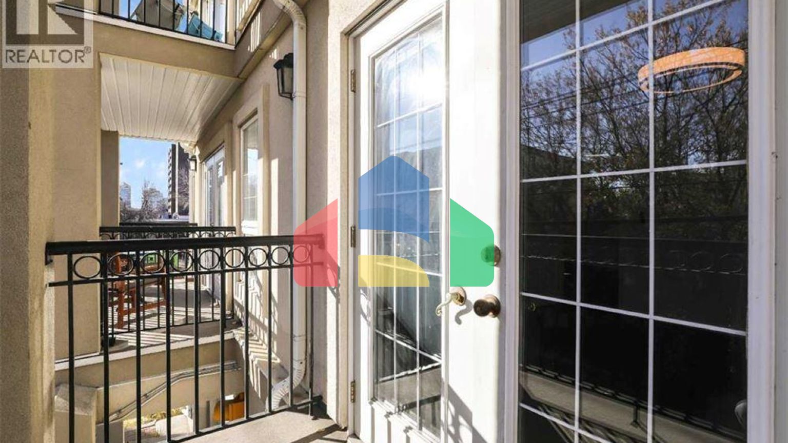 Residential - Single Family Home - Calgary, Canada - Canada