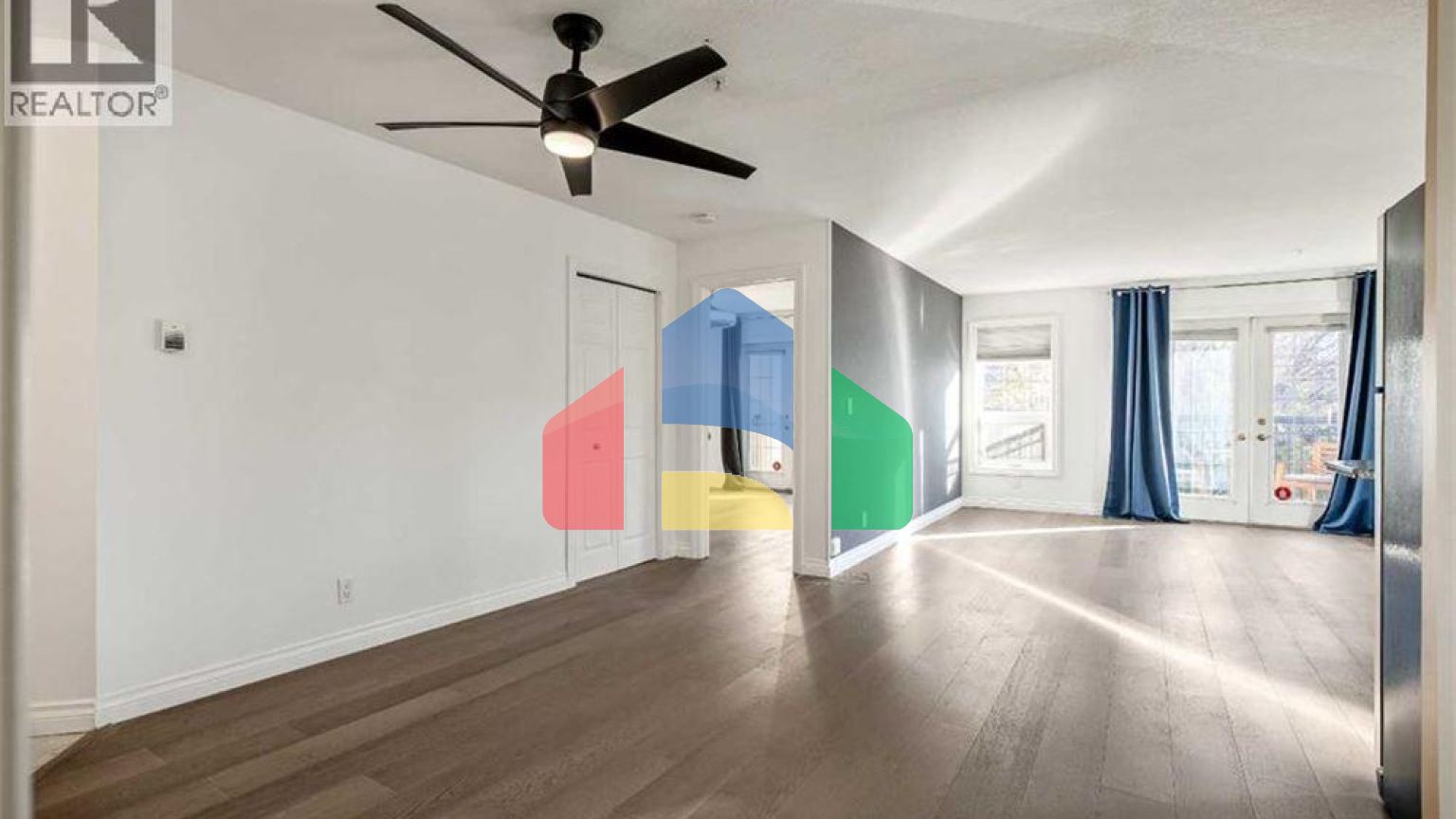 Residential - Single Family Home - Calgary, Canada - Canada