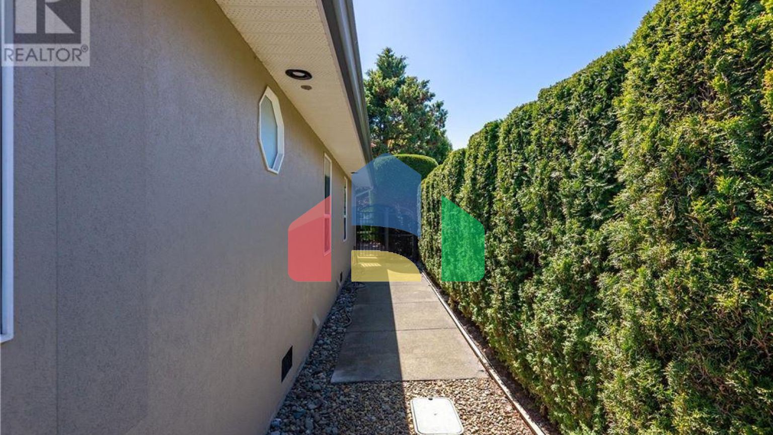 Residential - Single Family Home - Campbell River, Canada - Canada