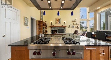 Residential - Single Family Home - Campbell River, Canada - Canada