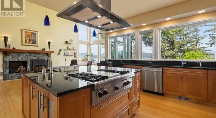 Residential - Single Family Home - Campbell River, Canada - Canada