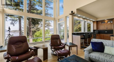 Residential - Single Family Home - Campbell River, Canada - Canada