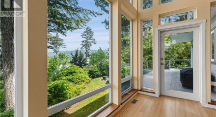 Residential - Single Family Home - Campbell River, Canada - Canada