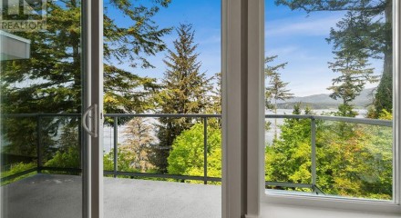Residential - Single Family Home - Campbell River, Canada - Canada