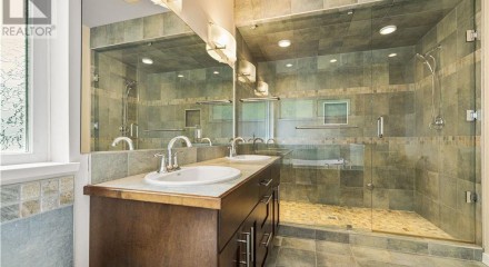 Residential - Single Family Home - Campbell River, Canada - Canada