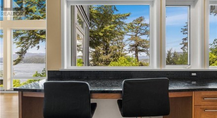 Residential - Single Family Home - Campbell River, Canada - Canada