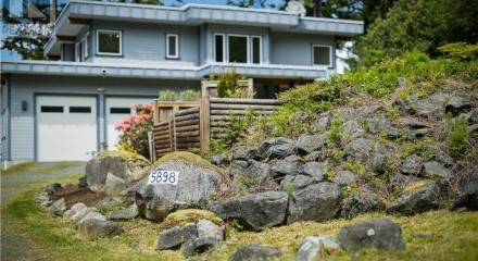 Residential - Single Family Home - Campbell River, Canada - Canada