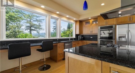 Residential - Single Family Home - Campbell River, Canada - Canada
