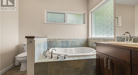 Residential - Single Family Home - Campbell River, Canada - Canada