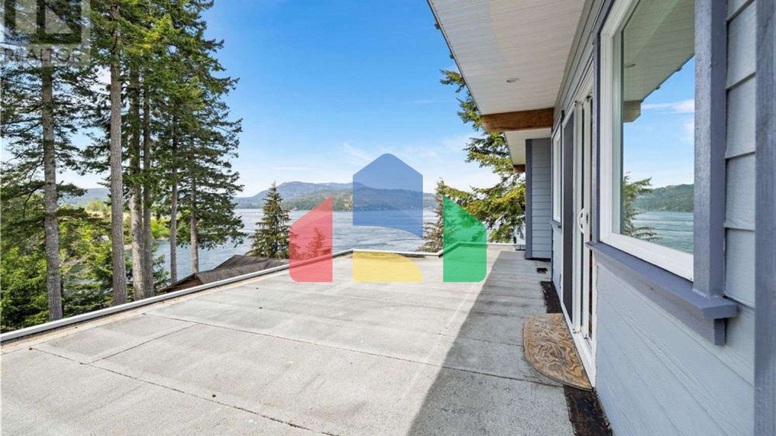 Residential - Single Family Home - Campbell River, Canada - Canada