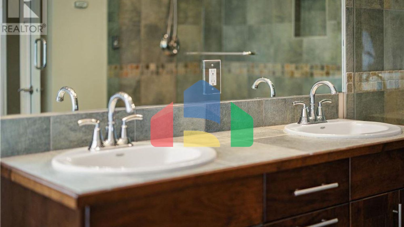 Residential - Single Family Home - Campbell River, Canada - Canada