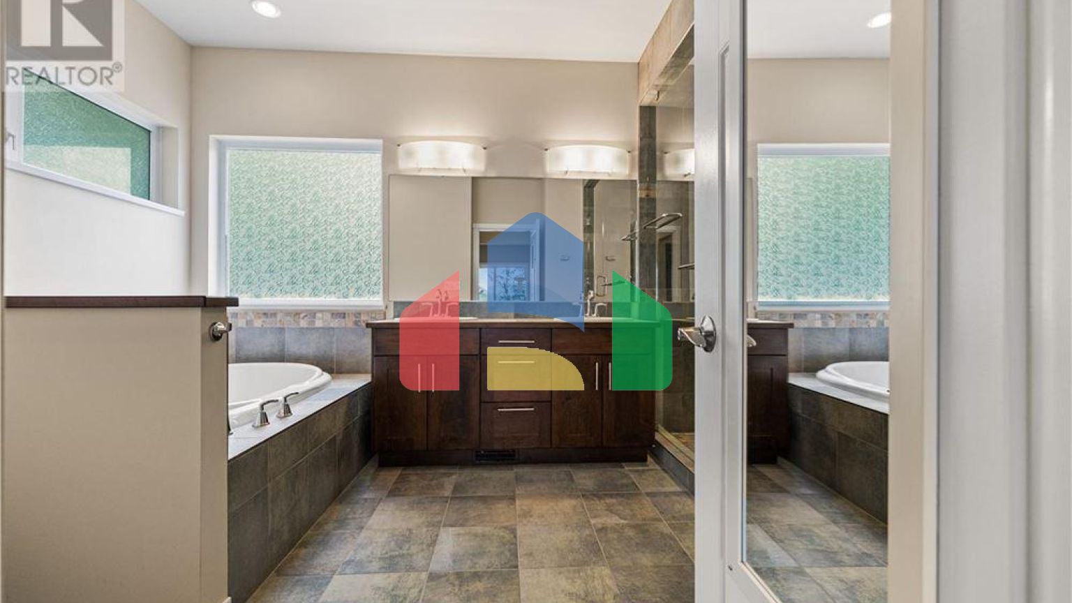 Residential - Single Family Home - Campbell River, Canada - Canada