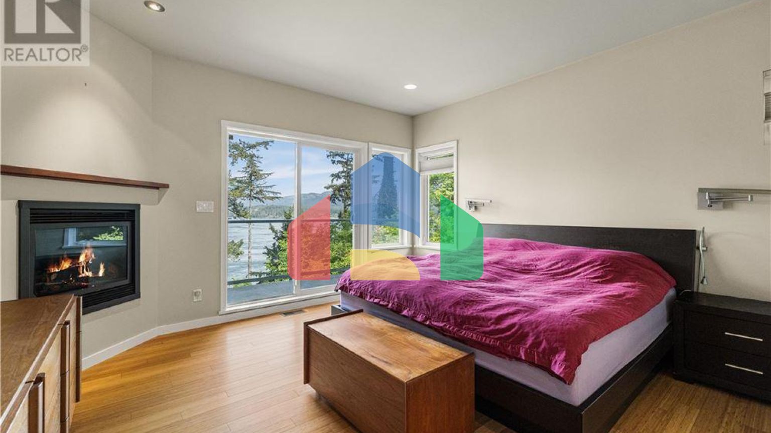 Residential - Single Family Home - Campbell River, Canada - Canada