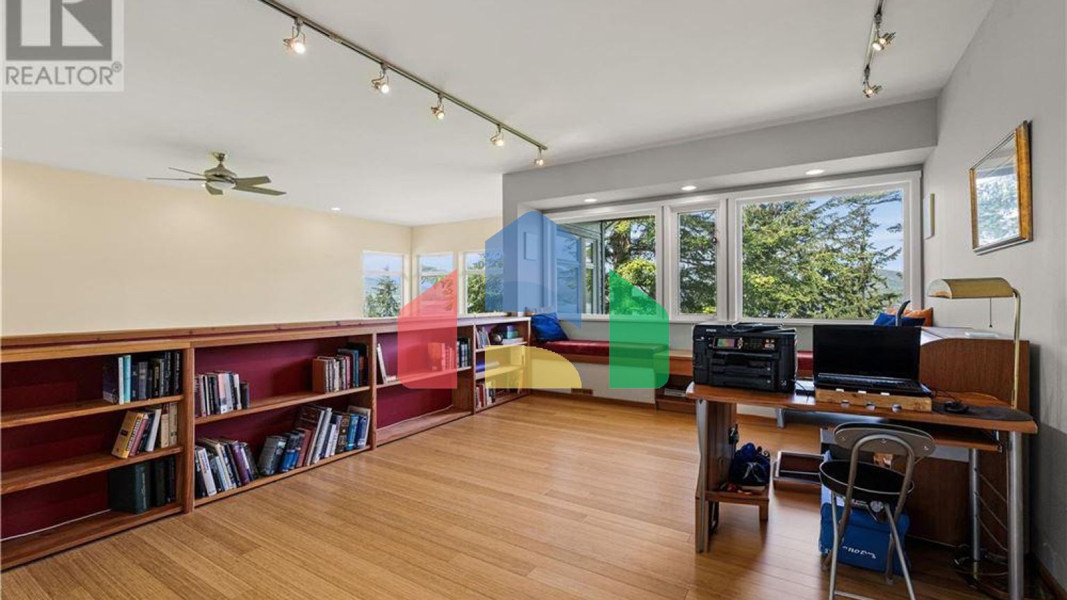 Residential - Single Family Home - Campbell River, Canada - Canada