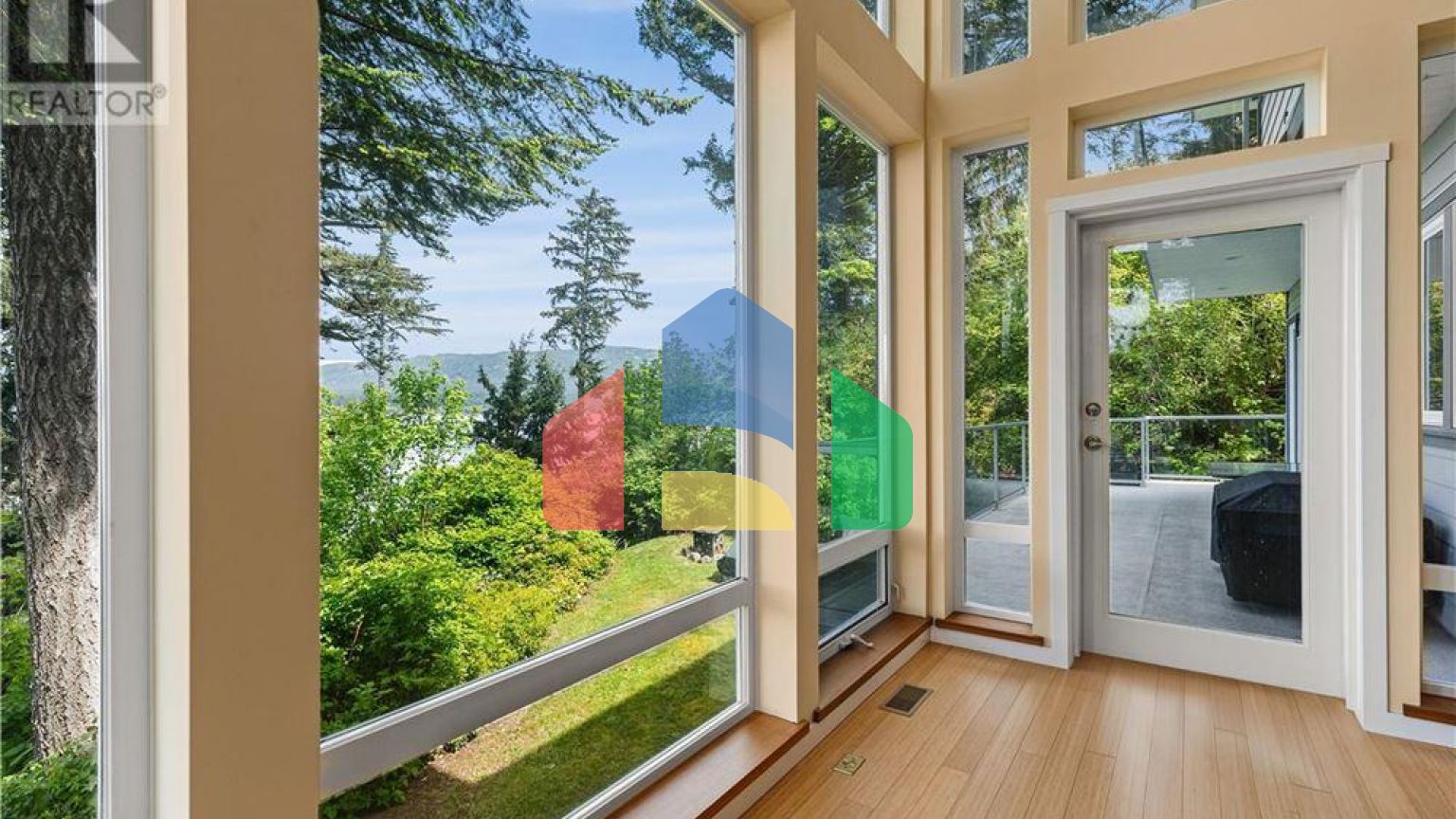 Residential - Single Family Home - Campbell River, Canada - Canada