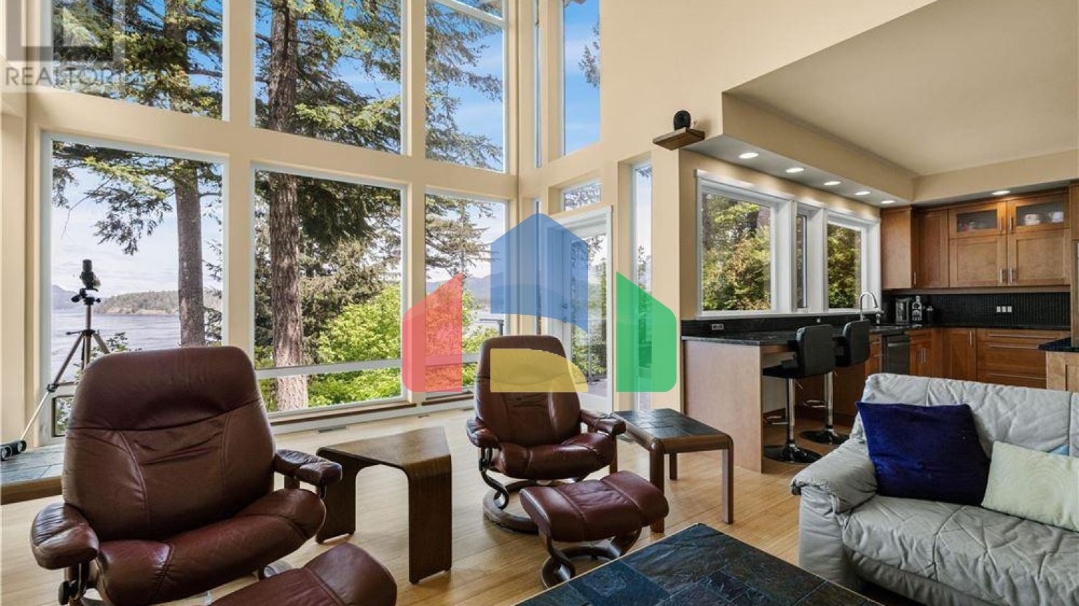 Residential - Single Family Home - Campbell River, Canada - Canada