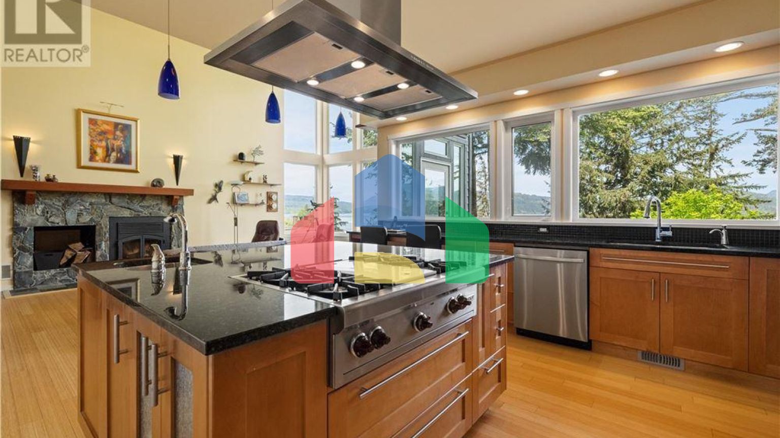 Residential - Single Family Home - Campbell River, Canada - Canada