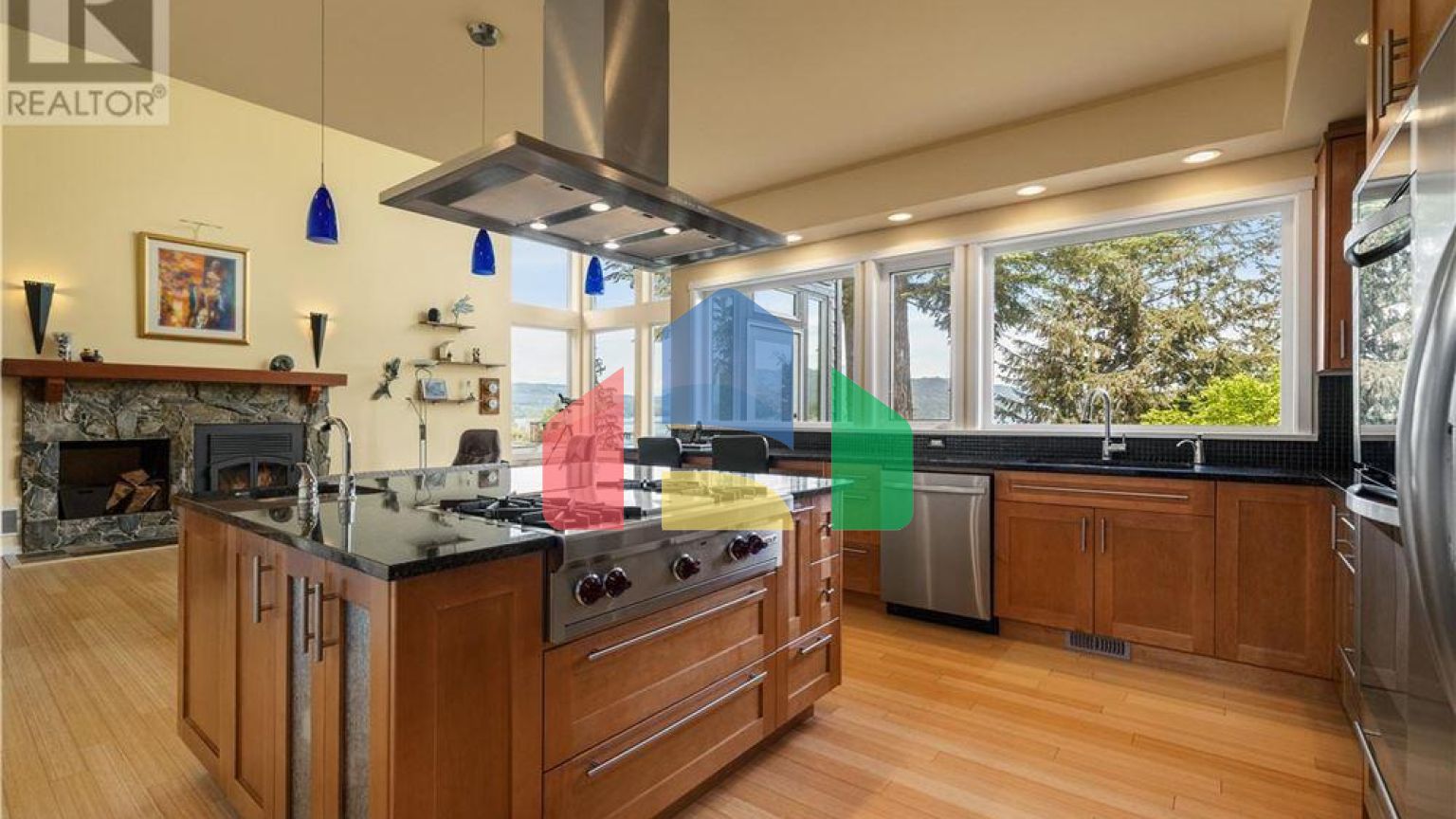 Residential - Single Family Home - Campbell River, Canada - Canada