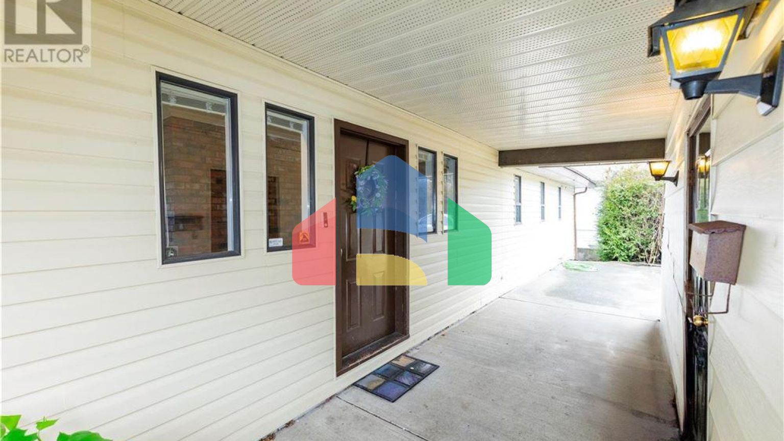 Residential - Single Family Home - Campbell River, Canada - Canada