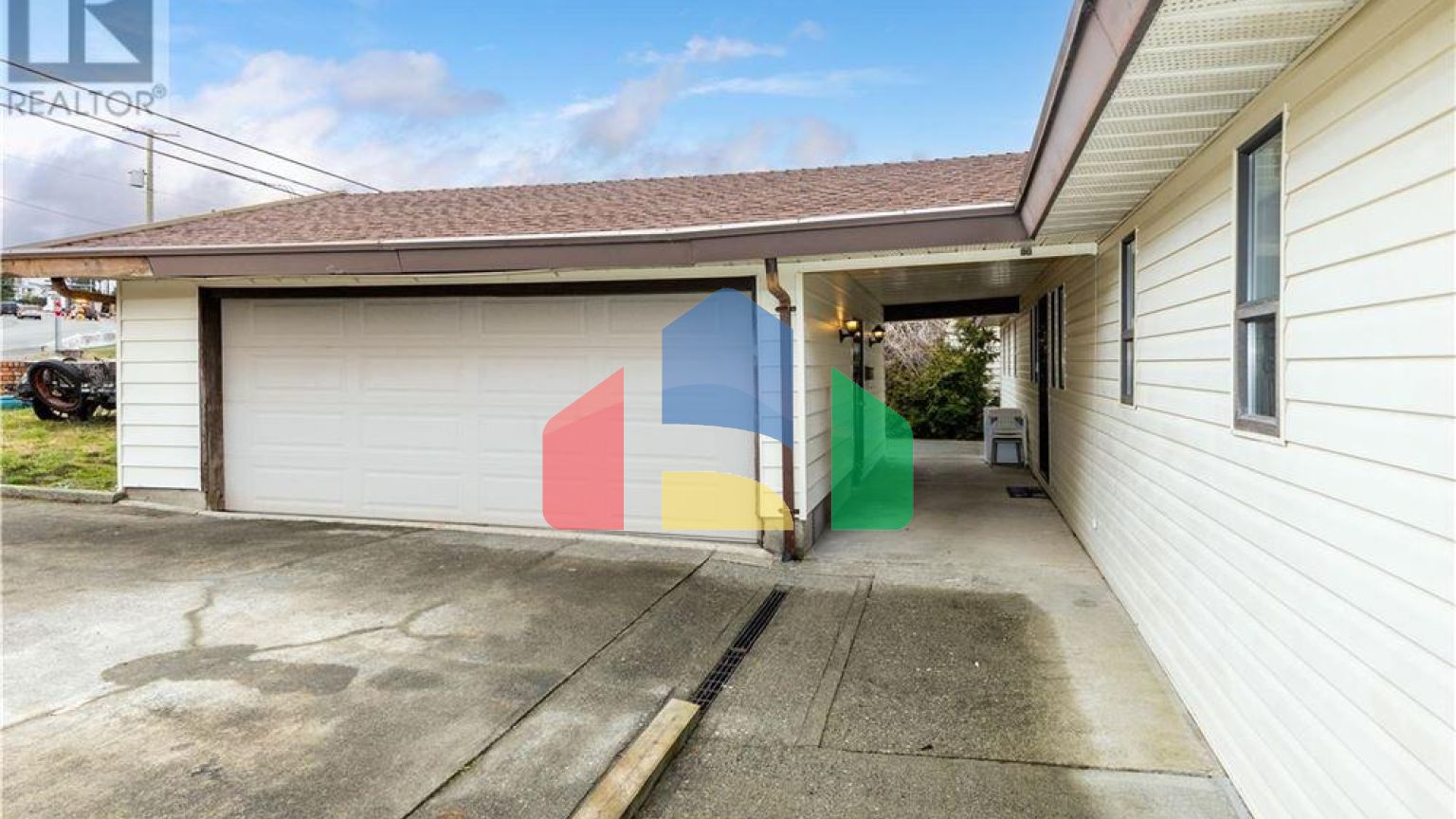 Residential - Single Family Home - Campbell River, Canada - Canada