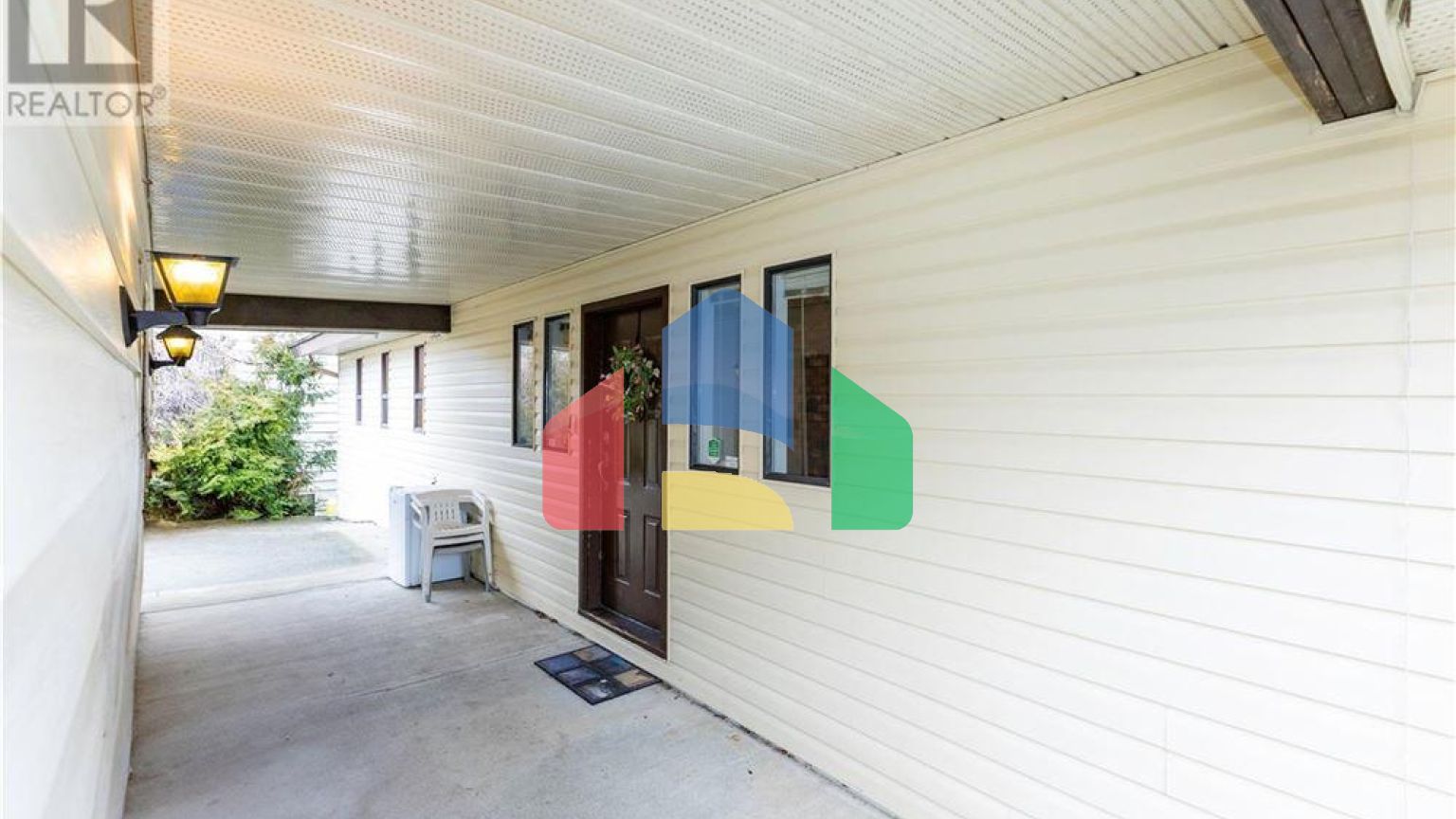 Residential - Single Family Home - Campbell River, Canada - Canada