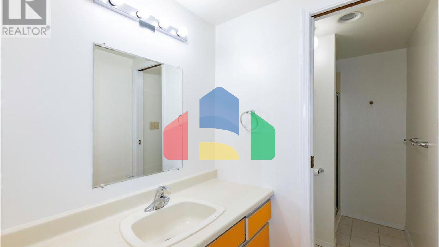 Residential - Single Family Home - Campbell River, Canada - Canada