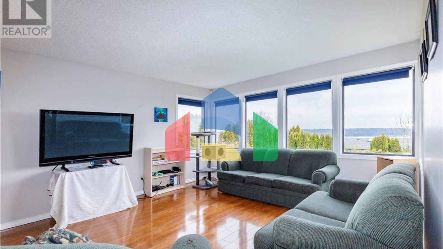 Residential - Single Family Home - Campbell River, Canada - Canada