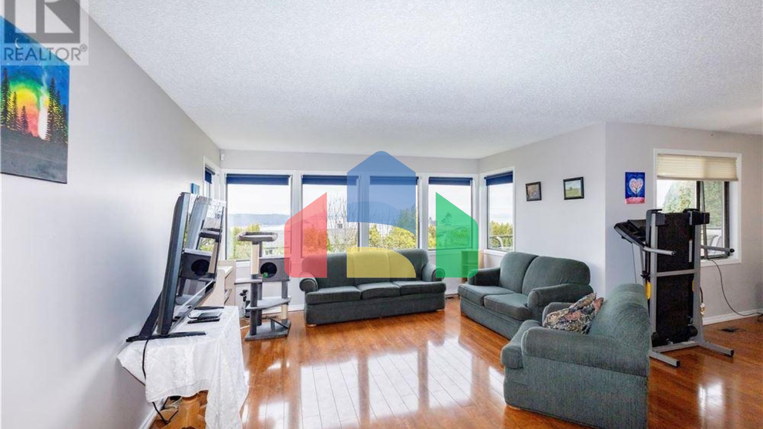 Residential - Single Family Home - Campbell River, Canada - Canada