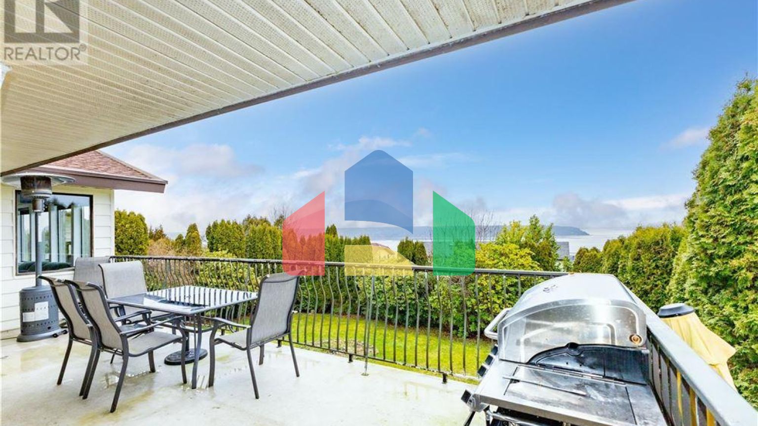 Residential - Single Family Home - Campbell River, Canada - Canada