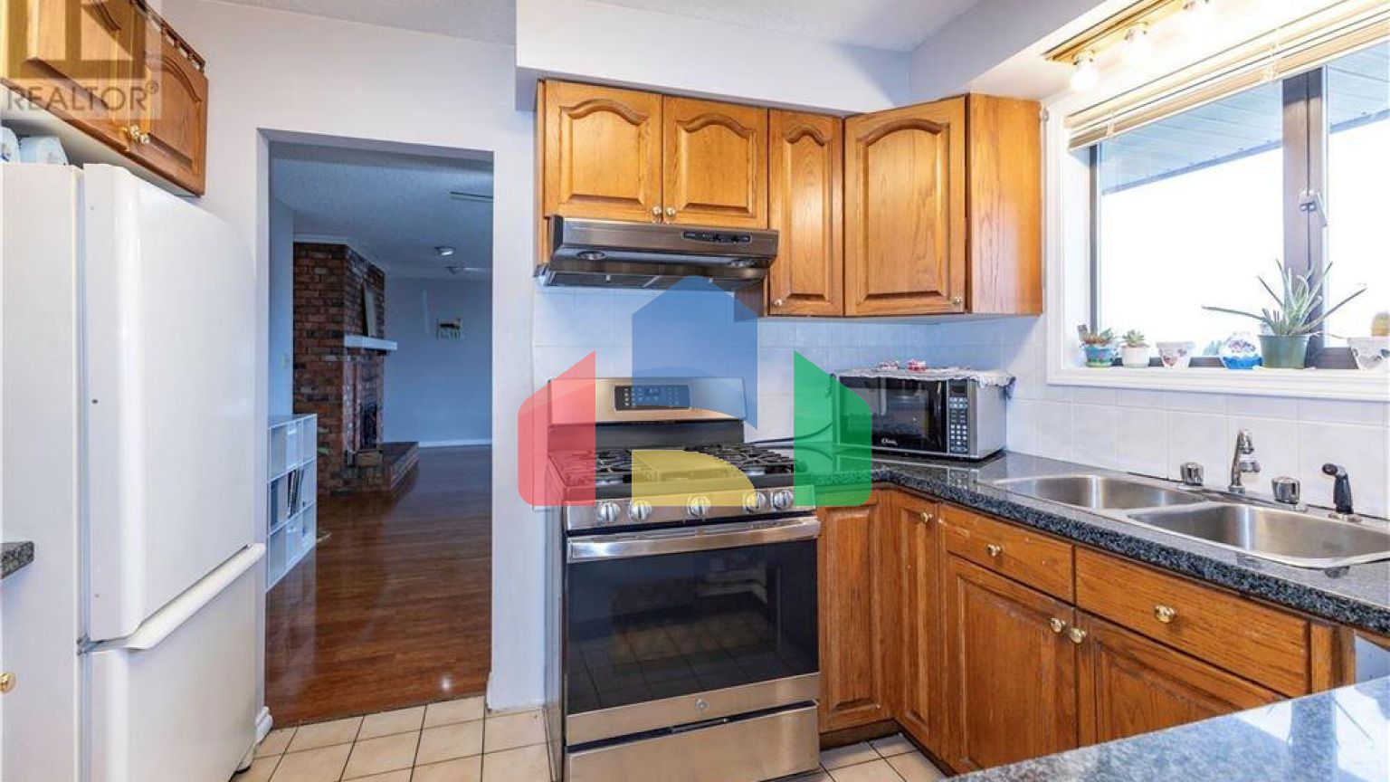 Residential - Single Family Home - Campbell River, Canada - Canada